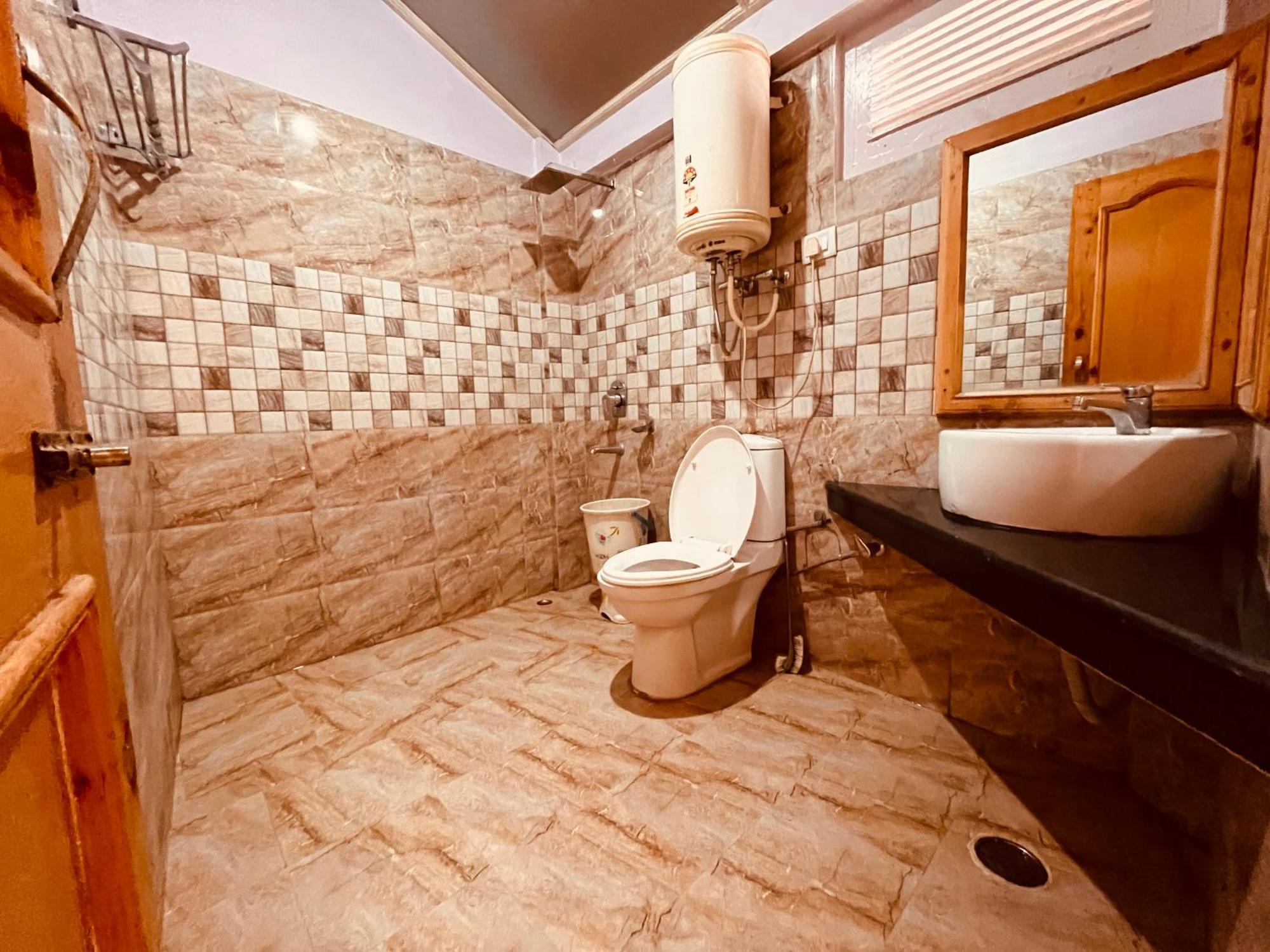 Hotel Hollywood Vibes #Riverview #Premium Rooms #Prime Location #Most Awarded #Parking #Top Rated #Open Terrace #Lawn #Best Selling Hotel In Manali Экстерьер фото