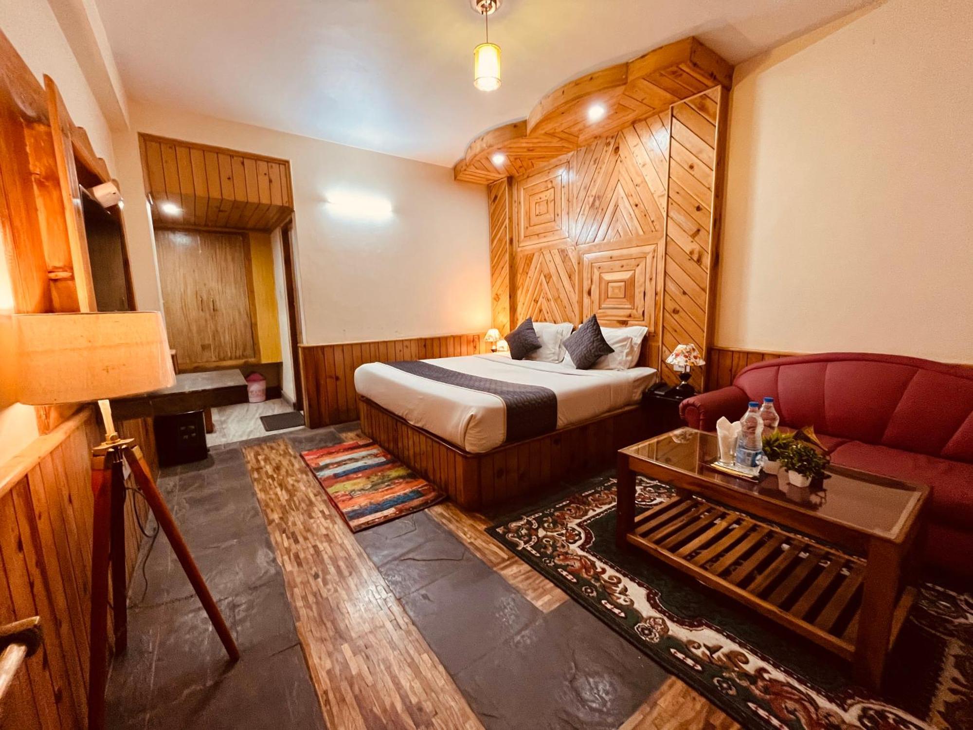 Hotel Hollywood Vibes #Riverview #Premium Rooms #Prime Location #Most Awarded #Parking #Top Rated #Open Terrace #Lawn #Best Selling Hotel In Manali Экстерьер фото