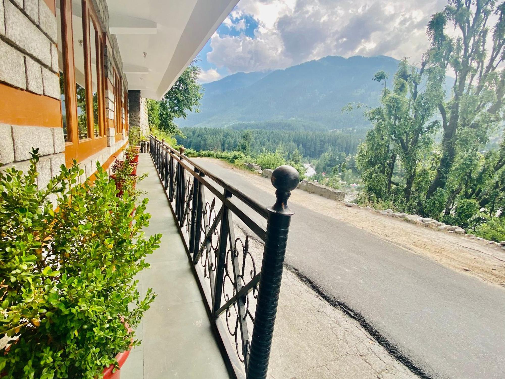 Hotel Hollywood Vibes #Riverview #Premium Rooms #Prime Location #Most Awarded #Parking #Top Rated #Open Terrace #Lawn #Best Selling Hotel In Manali Экстерьер фото
